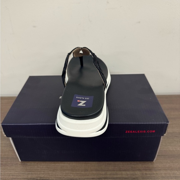 Zee Alexis Black SYLVIA FLIP FLOP MEMORY FOAM SANDALS - Picture 3 of 5
